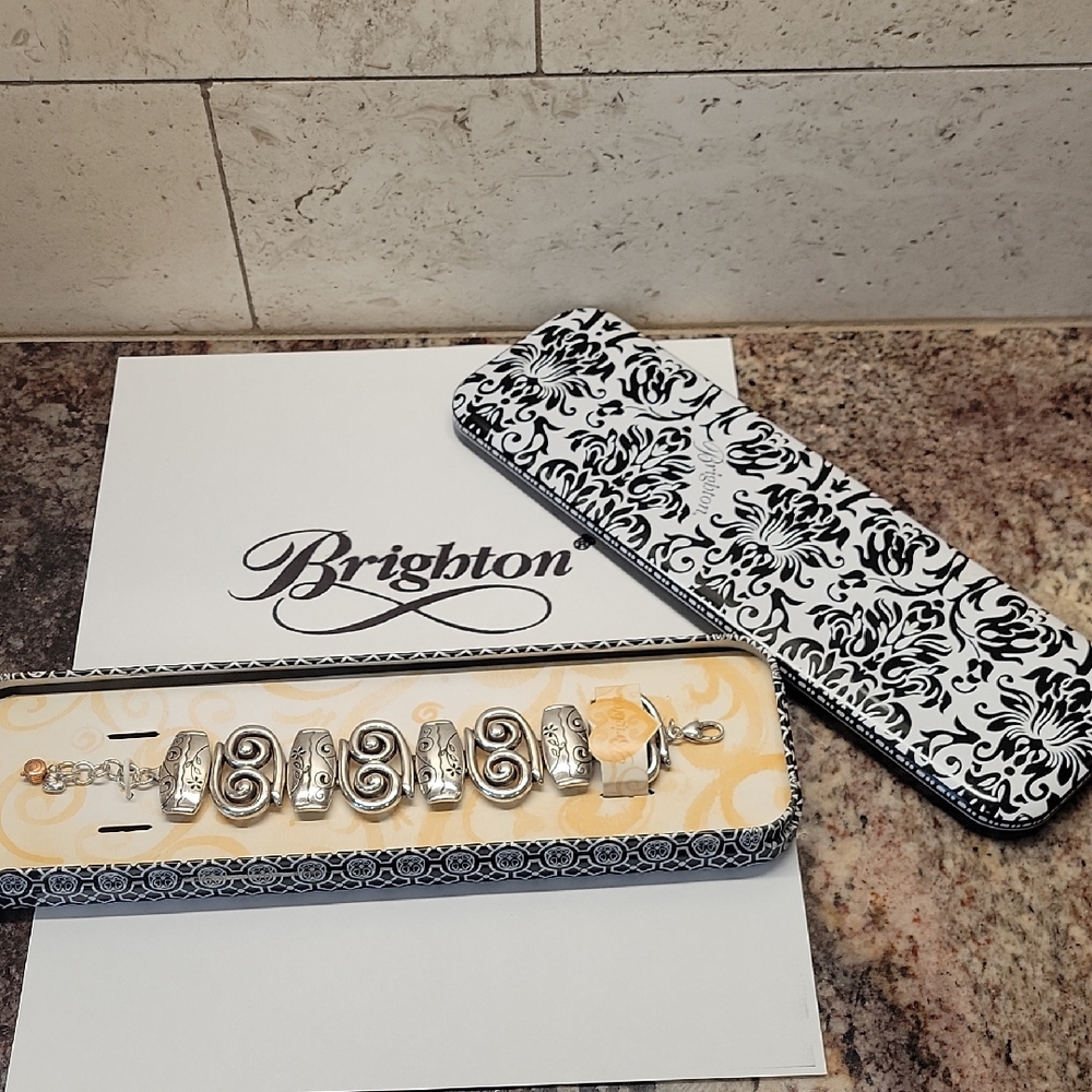 Brighton Silver Swirl Bracelet with Black & White Case